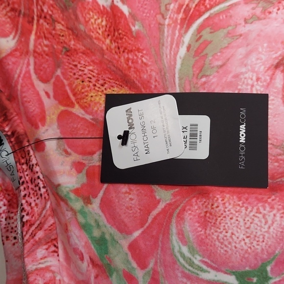 Fashion Nova Pink/Green Short Set Size 1X - Picture 4 of 12